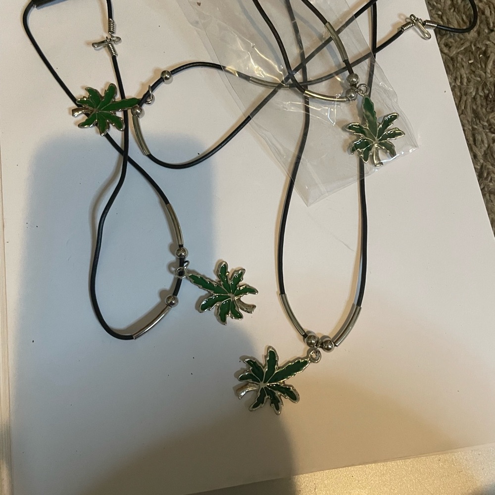 Weed 10” necklace